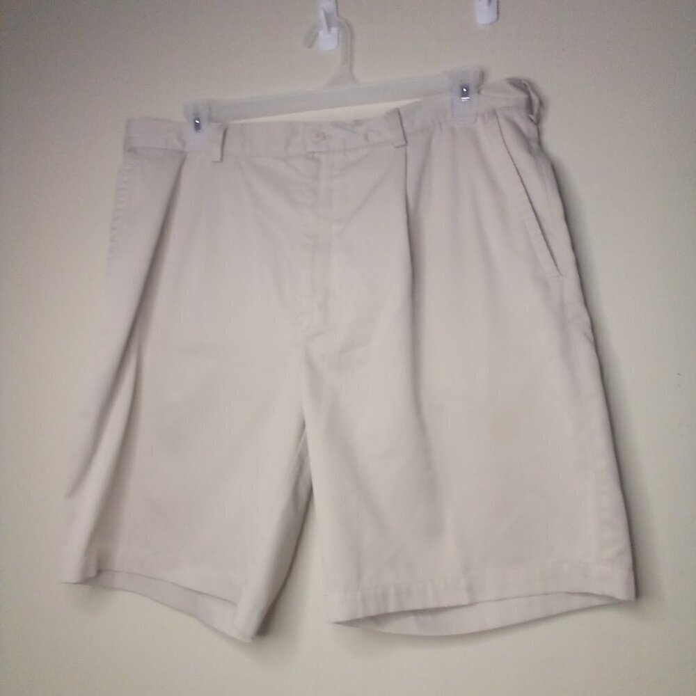Nike Shorts Men 38 Casual Golf Pleated Khaki Tan